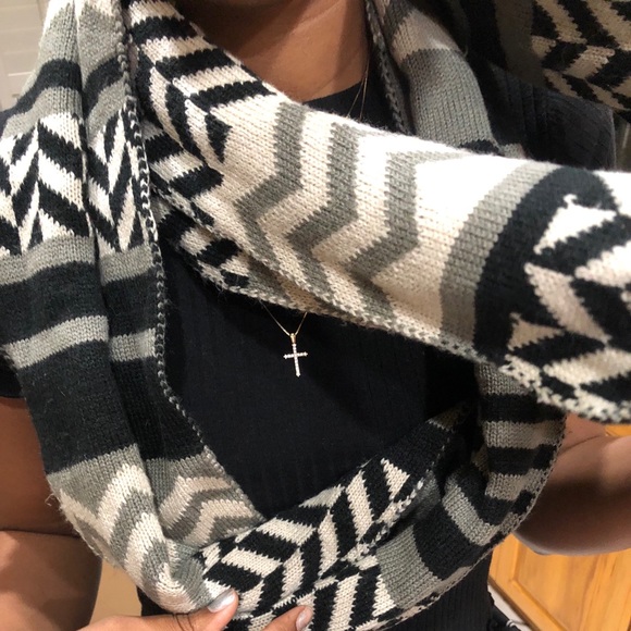 Infinity Scarf - Picture 2 of 3